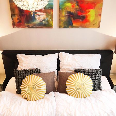 Comfort And Style In City Center With Ensuite Bathroom On Schaafenstrasse Кьолн Екстериор снимка