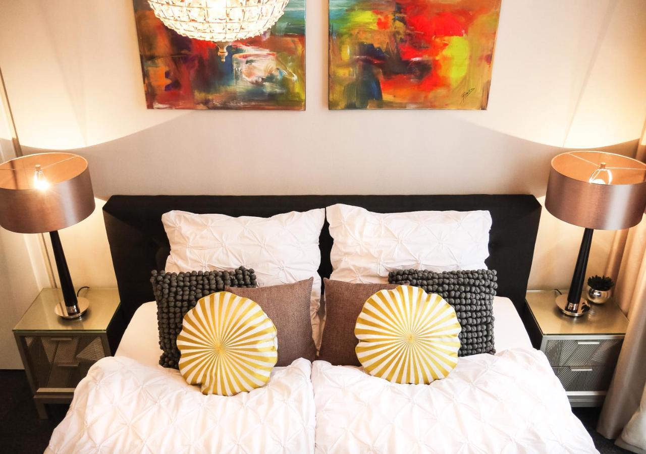 Comfort And Style In City Center With Ensuite Bathroom On Schaafenstrasse Кьолн Екстериор снимка