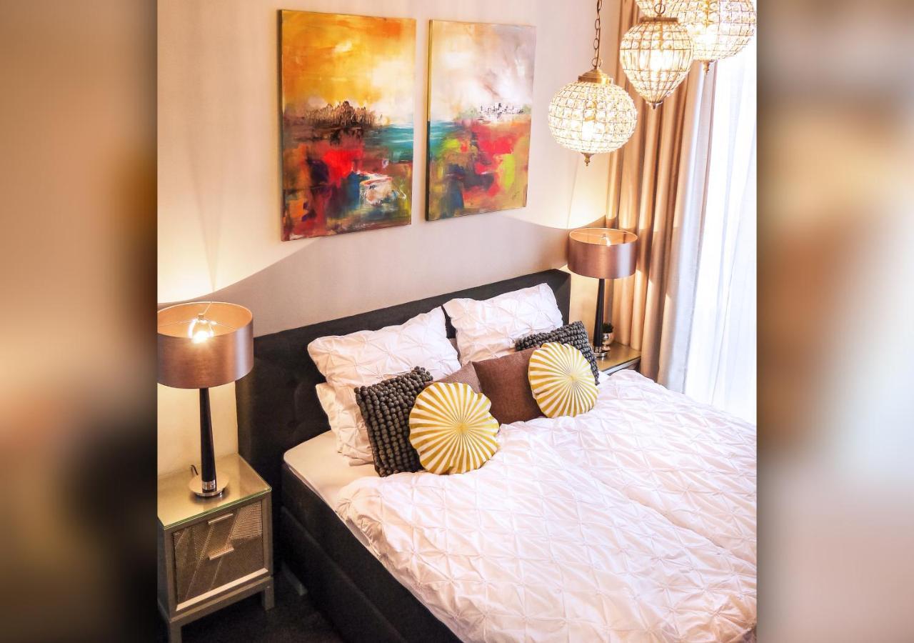 Comfort And Style In City Center With Ensuite Bathroom On Schaafenstrasse Кьолн Екстериор снимка