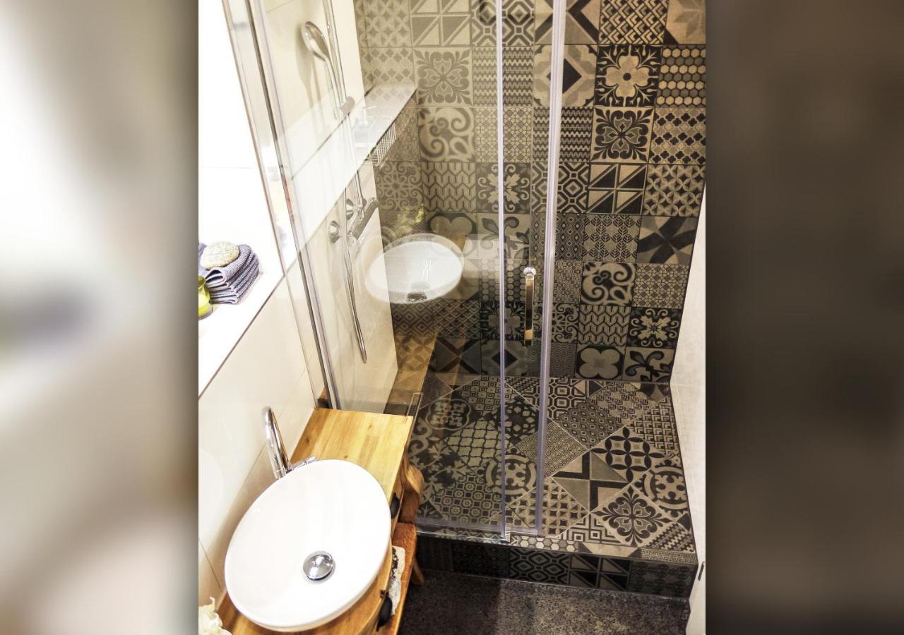 Comfort And Style In City Center With Ensuite Bathroom On Schaafenstrasse Кьолн Екстериор снимка