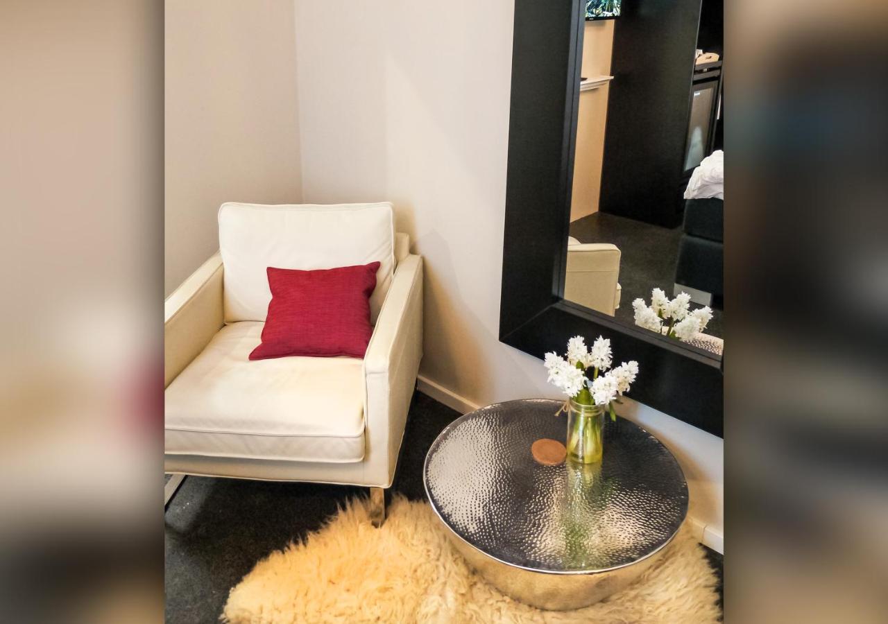 Comfort And Style In City Center With Ensuite Bathroom On Schaafenstrasse Кьолн Екстериор снимка