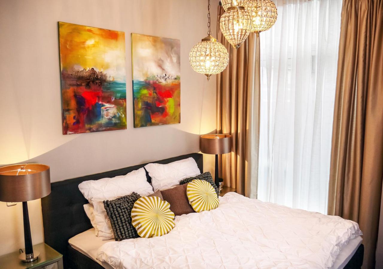 Comfort And Style In City Center With Ensuite Bathroom On Schaafenstrasse Кьолн Екстериор снимка