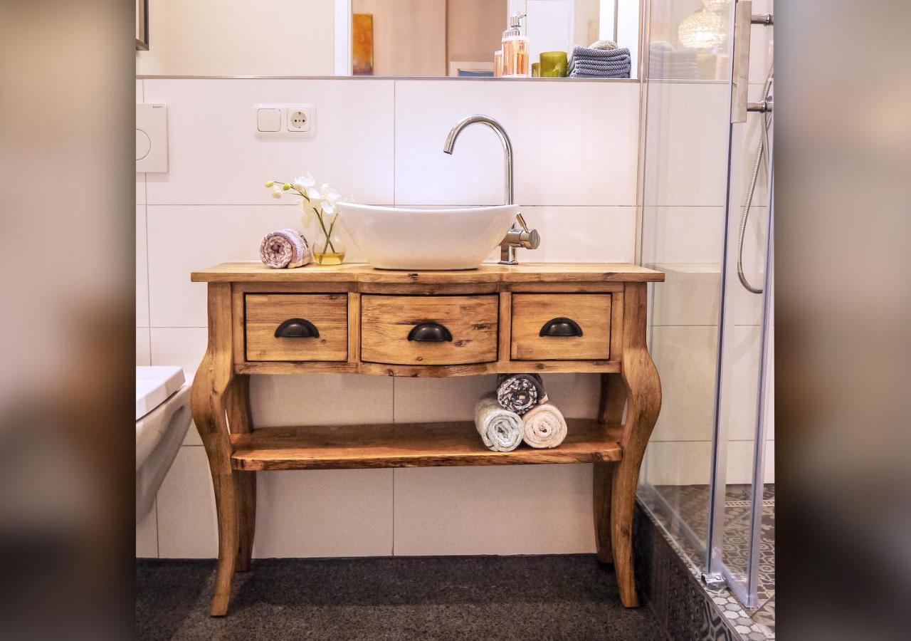 Comfort And Style In City Center With Ensuite Bathroom On Schaafenstrasse Кьолн Екстериор снимка